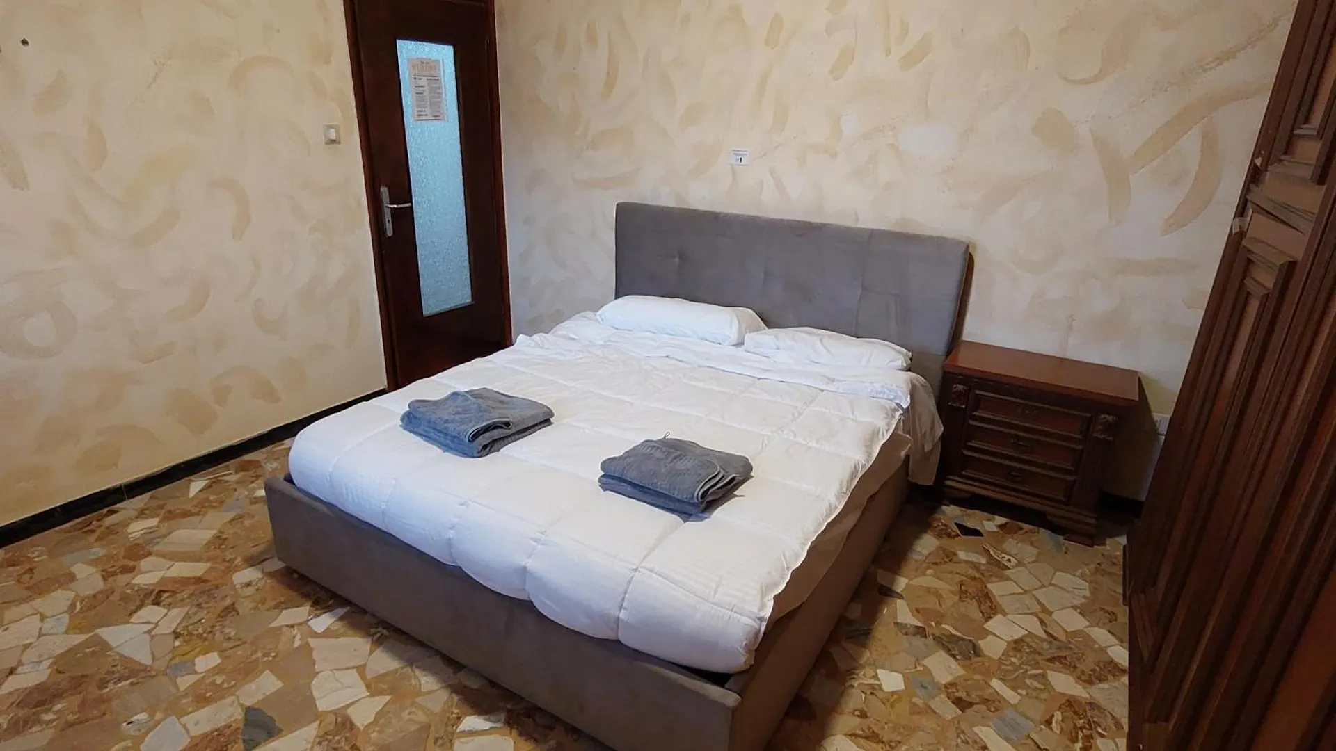 Eden Guesthouse Bolonia 0*,  Italia